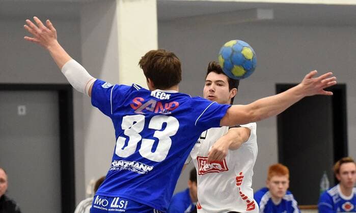 05.11.2017, xpsx, Handball A-Jugend 1.Bundesliga, HSG Hanau - TVG Junioren Akademie v.l. Thomas Keck (TVG), Fabian Yazdi (Hanau) Hanau Hessen Deutschland