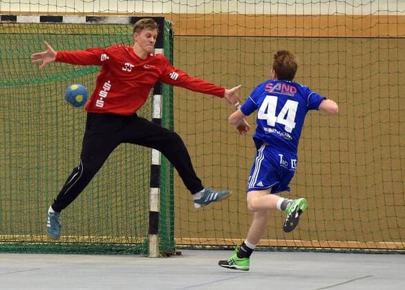 05.11.2017, xpsx, Handball A-Jugend 1.Bundesliga, HSG Hanau - TVG Junioren Akademie v.l. Alexander Kaun (Hanau)m Jan Fegert (TVG) Hanau Hessen Deutschland