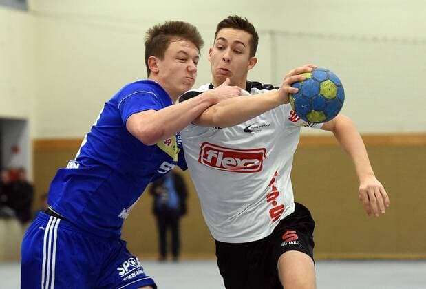 05.11.2017, xpsx, Handball A-Jugend 1.Bundesliga, HSG Hanau - TVG Junioren Akademie v.l. Tim Häufglöckner (TVG), Tarek Marschall (Hanau) Hanau Hessen Deutschland