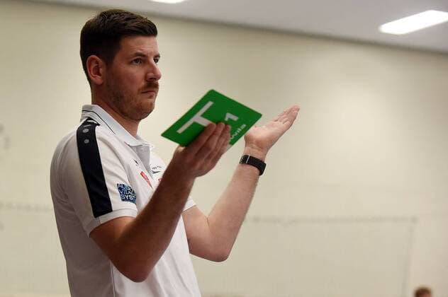 05.11.2017, xpsx, Handball A-Jugend 1.Bundesliga, HSG Hanau - TVG Junioren Akademie v.l. Trainer Hannes Geist (Hanau) Hanau Hessen Deutschland