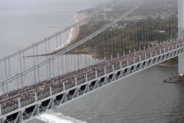 November 5, 2017 - Staten Island, New York, United States - Runners cross the VerrazanoÃNarrows Bridge at the start of the annual New York City Marathon November 5, 2017 in Staten Island. New York City Marathon - ZUMAp138 80735319st Copyright: xSabrinaxClarkex