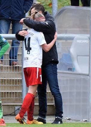 05.11.2017, xhbx, Fussball 1.Bundesliga Frauen, 1.FFC Frankfurt - SV Werder Bremen, emspor v.l. Jackie Groenen (1.FFC Frankfurt), Trainer Niko Arnautis (1.FFC Frankfurt) Frankfurt am Main