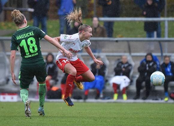 05.11.2017, xhbx, Fussball 1.Bundesliga Frauen, 1.FFC Frankfurt - SV Werder Bremen, emspor v.l. Lina Hausicke (SV Werder Bremen Frauen), Jackie Groenen (1.FFC Frankfurt) Frankfurt am Main