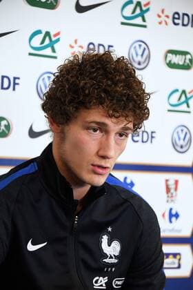 Benjamin Pavard FOOTBALL Conference de Presse Equipe de France Clairefontaine 06 11 2017 AnthonyBIBARD FEP Panoramic 