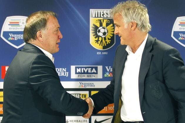 ARNHEM - Vitesse - PSV , Voetbal KNVB beker , seizoen 2012-2013 , 09-02-2012 , stadion Gelredome , PSV Eindhoven trainer Dick Advocaat (l) met Vitesse trainer Fred Rutten (r). vitesse - psv *** ARNHEM Vitesse PSV Football KNVB cup season 2012 2013 09 02 2012 stadium Gelredome PSV Eindhoven trainer Dick Lawyer l with Vitesse trainer Fred Rutten r vitesse psv 