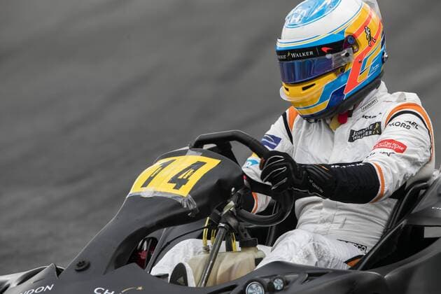 Formel 1, GP Brasilien, Kartrennen November 8, 2017 - Sao Paulo, Sao Paulo, Brazil - Nov, 2017 - Sao Paulo, Sao Paulo, Brazil - Spanish rider FERNANDO ALONSO (photo) and his teammate Belgian STOFFEL VANDOORNE of McLaren Honda participated in a Kart race at the Granja Viana kartodromo in Sao Paulo (SP) on Wednesday (8). The pilots are in Brazil to participate in the Formula 1 Grand Prix next Sunday. Fernando Alonso runs in a kart track in Sao Paulo - ZUMAc168 20171108_zap_c168_009 Copyright: xMarceloxChellox