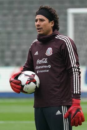 Mexico s Guillermo Ochoa pictured at the start of a training session of Mexican national soccer team El Tri, Thursday 09 November 2017, in Tubize. The team will be playing a friendly game against Belgium on 10th November. BRUNOxFAHY  x05197235x