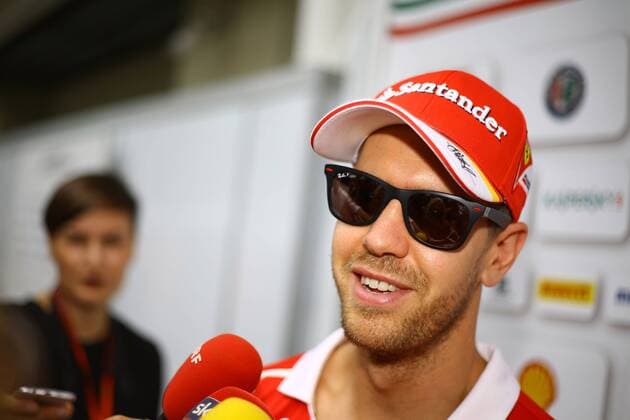 Bilder des Tages - SPORT 09.11.2017 - Sebastian Vettel (GER) Scuderia Ferrari SF70H Brazilian Grand Prix, Sao Paulo, Interlagos 9 - 12 November 2017 09.11.2017 - Sebastian Vettel (GER) Scuderia Ferrari SF70H 