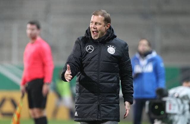 GER, Länderspiel U20, Deutschland - Italien 09.11.17 , Chemnitz, community4you-Arena Stadion an der Gellertstrasse, GER, Saison 2017 2018, U20 Deutschland vs Italien im Bild Trainer Frank Kramer (Deutschland) gibt Anweisungen