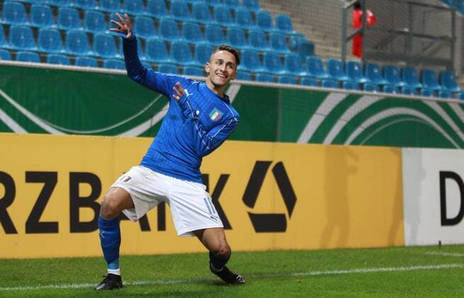 GER, Länderspiel U20, Deutschland - Italien 09.11.17 , Chemnitz, community4you-Arena Stadion an der Gellertstrasse, GER, Saison 2017 2018, U20 Deutschland vs Italien im Bild Torjubel Simone Edera (Italien) nach dem Tor zum 2:2 Ausgleich