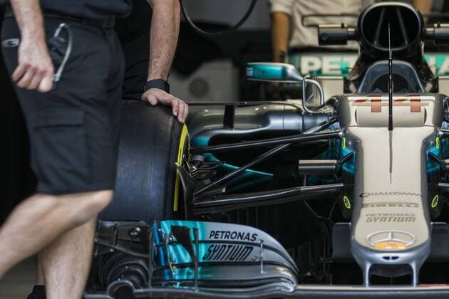 November 9, 2017 - Sao Paulo, Sao Paulo, Brazil - Nov, 2017 - Sao Paulo, Sao Paulo, Brazil - In the photo detail of the car of pilot LEWIS HAMILTON. This Thursday (9) the Formula 1 teams make the final preparations for the Brazilian Formula 1 Grand Prix that takes place next Sunday. Preparations for the Formula 1 GP Brazil - ZUMAc168 20171109_zap_c168_016 Copyright: xMarceloxChellox