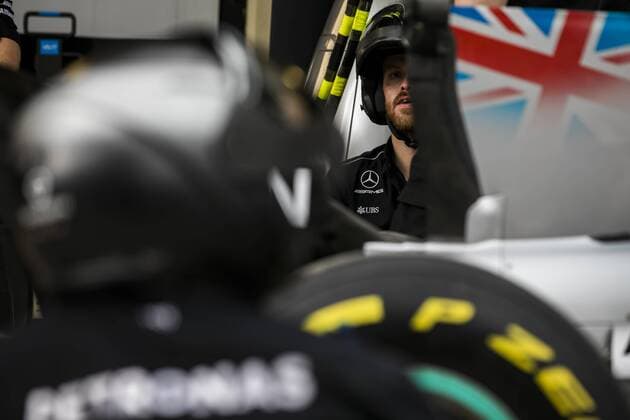 November 9, 2017 - Sao Paulo, Sao Paulo, Brazil - Nov, 2017 - Sao Paulo, Sao Paulo, Brazil - Mercedes team does pit-stop training. This Thursday (9) the Formula 1 teams make the final preparations for the Brazilian Formula 1 Grand Prix that takes place next Sunday. Preparations for the Formula 1 GP Brazil - ZUMAc168 20171109_zap_c168_021 Copyright: xMarceloxChellox