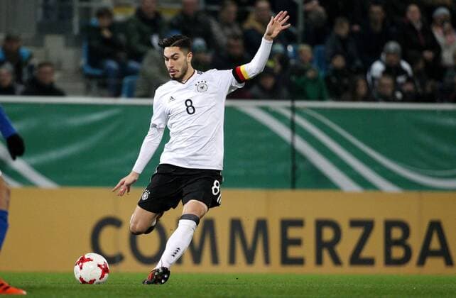 Fußball, U20 Länderspiel, Deutschland - Italien GER, Länderspiel U20, Deutschland - Italien 09.11.17 , Chemnitz, community4you-Arena Stadion an der Gellertstrasse, GER, Saison 2017 2018, U20 Deutschland vs Italien im Bild Suat Serdar (Deutschland)