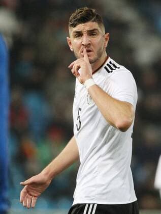 Fußball, U20 Länderspiel, Deutschland - Italien GER, Länderspiel U20, Deutschland - Italien 09.11.17 , Chemnitz, community4you-Arena Stadion an der Gellertstrasse, GER, Saison 2017 2018, U20 Deutschland vs Italien im Bild Julian Chabot (Deutschland)