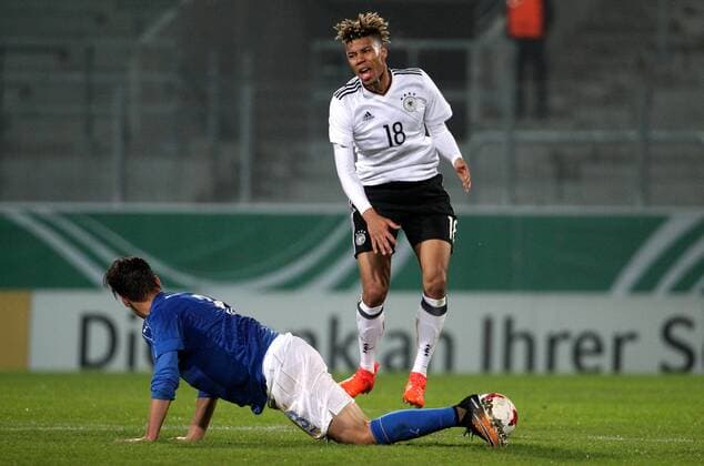 Fußball, U20 Länderspiel, Deutschland - Italien GER, Länderspiel U20, Deutschland - Italien 09.11.17 , Chemnitz, community4you-Arena Stadion an der Gellertstrasse, GER, Saison 2017 2018, U20 Deutschland vs Italien im Bild Sidney Friede (Deutschland) wütend enttäuscht