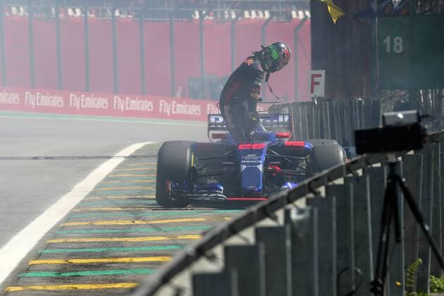 Bilder des Tages - SPORT 10.11.2017 - Free Practice 1, Brendon Hartley (NZL) Scuderia Toro Rosso STR12 Brazilian Grand Prix, Sao Paulo, Interlagos 9 - 12 November 2017 10.11.2017 - Free Practice 1, Brendon Hartley (NZL) Scuderia Toro Rosso STR12 