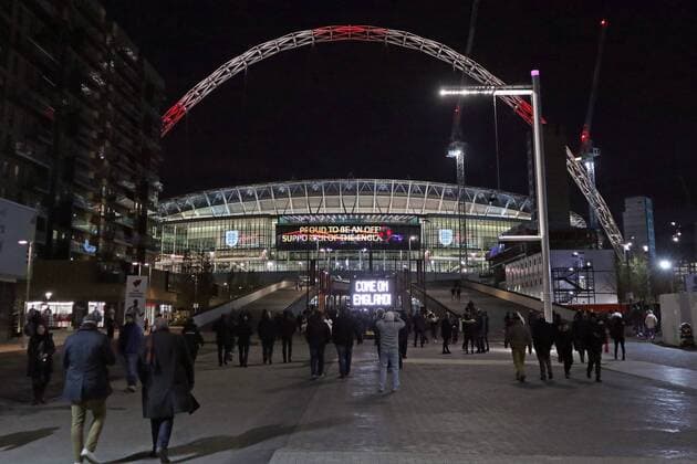 Fans auf dem Weg ins Wembley Stadium - 10.11.2017: England vs. Deutschland, Freundschaftsspiel, Wembley Stadium