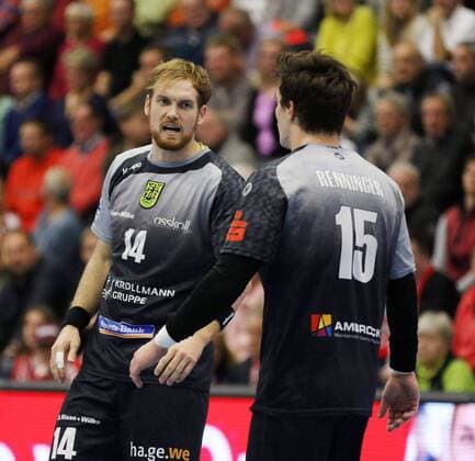 v.l. Jannis Fauteck (VfL Eintracht Hagen 14), Julian Renninger (VfL Eintracht Hagen 15), ASV Hamm-Westfalen vs VfL Eintracht Hagen, Handball, 2. Bundesliga, 10.11.2017, Hamm Copyright: xEibner-Pressefoto Strohdiekx EP_JSK