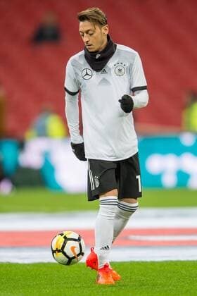 Mesut Özil of Germany warms up during the International Friendly Länderspiel match between England and Germany at Wembley Stadium, London, England on 10 November 2017. Copyright: xSalvioxCalabresex 17640003