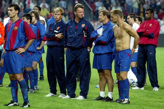 seizoen 2002 2003, Amsterdam Tournement 04-08-2002 Ajax-Barcelona 4-3. louis van gaal, andries jonker , frans hoek en frank de boer. louis van gaal