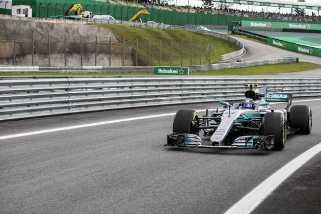 November 10, 2017 - Sao Paulo, Sao Paulo, Brazil - Nov, 2017 - Sao Paulo, Sao Paulo, Brazil - VALTTERI BOTTAS Mercedes AMG. Free practice this Friday (10), for the Brazilian Grand Prix of Formula One that takes place next Sunday at the Autodromo de Interlagos in SoÂ£o Paulo. Free practice for the Formula One GP Brazil - ZUMAc168 20171110_zap_c168_026 Copyright: xMarceloxChellox