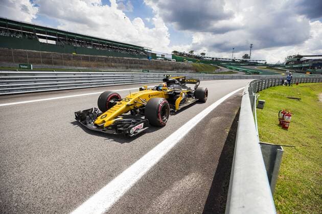 November 10, 2017 - Sao Paulo, Sao Paulo, Brazil - Nov, 2017 - Sao Paulo, Sao Paulo, Brazil - CARLOS SAINZ Renault. Free practice this Friday (10), for the Brazilian Grand Prix of Formula One that takes place next Sunday at the Autodromo de Interlagos in SoÂ£o Paulo. Free practice for the Formula One GP Brazil - ZUMAc168 20171110_zap_c168_040 Copyright: xMarceloxChellox