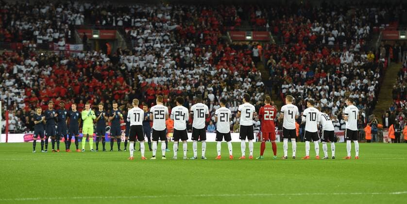 Fussball, Herren, Saison 2017 2018, Testspiel in London, England - Deutschland, Trauer, Gedenkminute vor dem Spiel, vorn Deutschland, 10.11. 2017, Copyright: xMichaelxHundtx xMatthiasxKochx