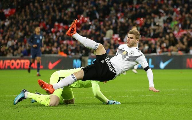 London , Fußball Länderspiel England vs. Deutschland , von oben: Timo Werner ( GER ) Jordan Pickforg ( ENG )