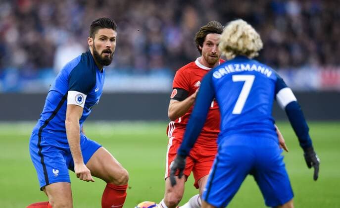 Fußball, Frankreich - Wales O Giroud ( France ) - A Griezmann ( France ) FOOTBALL : France vs Pays de Galles - Match Amical - Saint Denis - 10 11 2017 FedericoPestellini Panoramic 