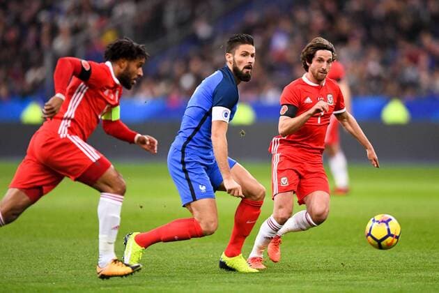 Fußball, Frankreich - Wales 09 Olivier Giroud (fra) - 07 Joe Allen (wales) FOOTBALL : France vs Pays de Galles - Match amical de preparation de la Coupe du Monde 2018 - 10 11 2017 AnthonyBIBARD FEP Panoramic 