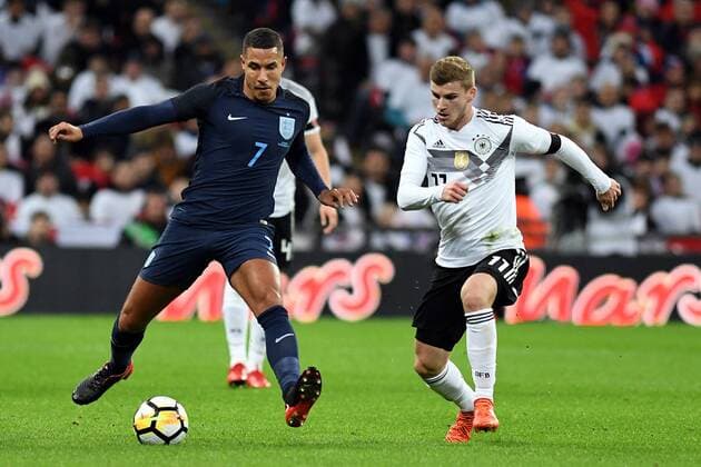 Fussball Freundschaftsspiel England - Deutschland am 10.11.2017 im Wembley-Stadion in London Jake Livermore ( England ), links - Timo Werner ( Deutschland ), rechts