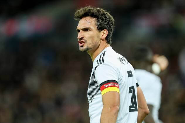 Themen der Woche - SPORT London, England, 10.11.2017, Laenderspiel, England - Deutschland, Mats Hummels (GER) guckt ( DeFodi048