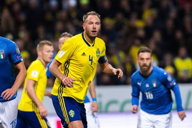 Fußball, WM Playoffs, Schweden - Italien 171110 Sveriges Andreas Granqvist under fotbollsmatchen i VM-kvalets play-off mellan Sverige och Italien den 10 november 2017 i Stockholm.  Copyright: LUDVIGxTHUNMAN BB171110LT083