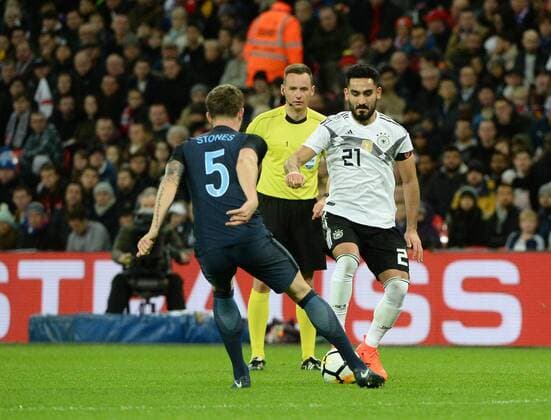 Fussball, Herren, Saison 2017 2018, Testspiel in London, England - Deutschland, v. l. John Stones (England), Ilkay Gündogan (Deutschland), 10.11. 2017, Copyright: xMichaelxHundtx xMatthiasxKochx