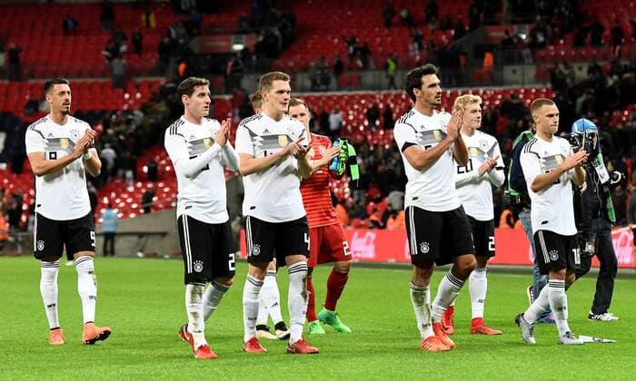 10.11.2017, xfux, Fussball Laenderspiel Freundschaftsspiel, England - Deutschland, emspor, v.l. Spieler Deutsche Fussball Nationalmannschaft DFB enttaeuscht, enttaeuscht schauend, dissapointed London