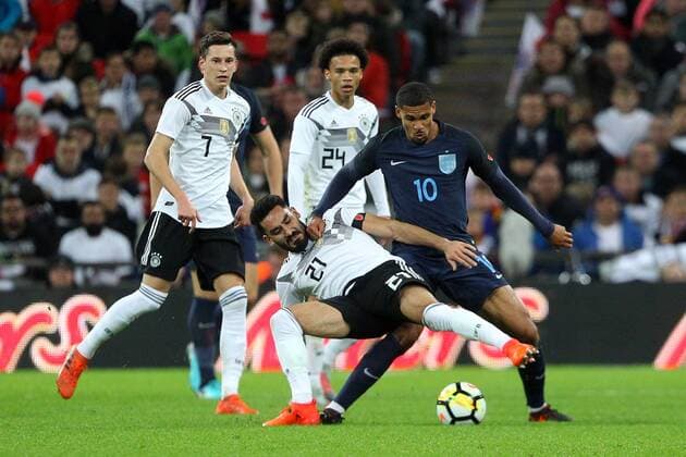 Bilder des Tages - SPORT England v Germany International Friendly L?nderspiel Ruben Loftus-Cheek of England and Ilkay Gundogan of Germany in action during the International Friendly match at Wembley Stadium, London Content Not Available For UK Newspapers Copyright: xPaulxChestertonx FIL-10924-0038