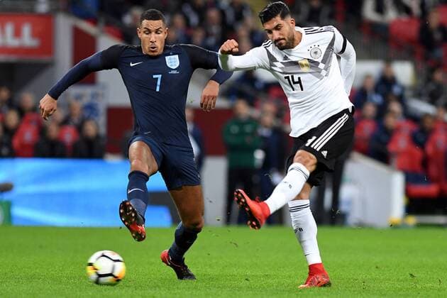Fussball Freundschaftsspiel England - Deutschland am 10.11.2017 im Wembley-Stadion in London Jake Livermore ( England ), links - Emre Can ( Deutschland ), rechts
