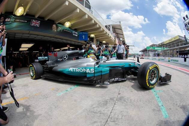 November 10, 2017 - Sao Paulo, Brazil - 44 LEWIS HAMILTON (GBR) of Mercedes AMG Petronas F1 Team, during the free training day for the Formula One Grand Prix of Brazil at Interlagos circuit. The grand prix will be celebrated next Sunday, November 12. F1 2017: Brazil Grand Prix: Practice - ZUMAl146 20171110_zaf_l146_096 Copyright: xPauloxLopesx