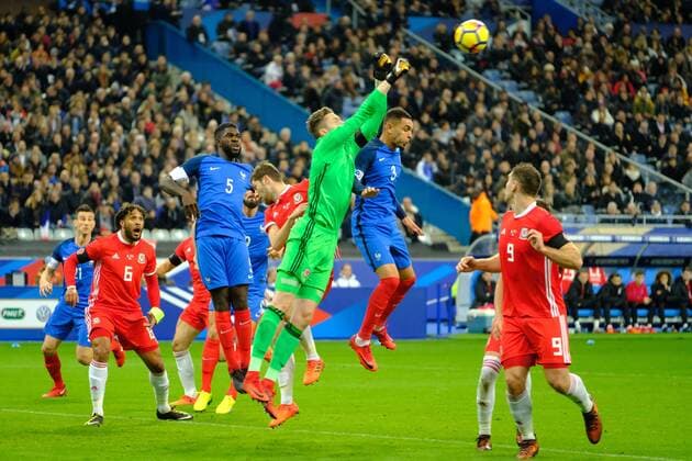 Fußball, Frankreich - Wales November 10, 2017 - Saint Denis, Seine Saint Denis, France - French team Defender LAYVIN KURZAWA in action during the friendly match between France and Wales at the Stade de France - St Denis - France.France beat Wales 2-0 Soccer 2017 - France 2-0 Wales - ZUMAp119 20171110_zaf_p119_018 Copyright: xPierrexSteveninx