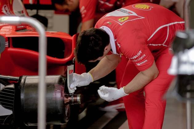 November 11, 2017 - Sao Paulo, Brazil - teams are moving in the pits for the free practice sessions held at the Jose Carlos Pace racetrack in Interlagos, south of Sao Paulo, this Saturday (11) preparatory to the contest of the Brazilian Grand Prix Formula 1, which takes place on Sunday , 12. Brazil F1 GP free practices - ZUMAo70_ 80813648st Copyright: xDarioxOliveirax