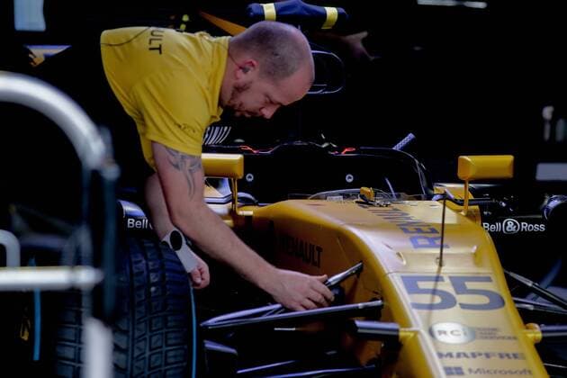 November 11, 2017 - Sao Paulo, Brazil - teams are moving in the pits for the free practice sessions held at the Jose Carlos Pace racetrack in Interlagos, south of Sao Paulo, this Saturday (11) preparatory to the contest of the Brazilian Grand Prix Formula 1, which takes place on Sunday , 12. Brazil F1 GP free practices - ZUMAo70_ 80813650st Copyright: xDarioxOliveirax