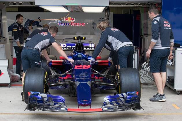 November 11, 2017 - Sao Paulo, Sao Paulo, Brazil - Preparation for the free practice for the Formula One Grand Prix of Brazil at Interlagos circuit, in Sao Paulo, Brazil. The grand prix will be celebrated next Sunday, November 12. Formula One Grand Prix of Brazil 2017 - ZUMAl146 20171111_zaf_l146_019 Copyright: xPauloxLopesx