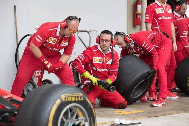 November 11, 2017 - Sao Paulo, Sao Paulo, Brazil - Preparation for the free practice for the Formula One Grand Prix of Brazil at Interlagos circuit, in Sao Paulo, Brazil. The grand prix will be celebrated next Sunday, November 12. Formula One Grand Prix of Brazil 2017 - ZUMAl146 20171111_zaf_l146_034 Copyright: xPauloxLopesx