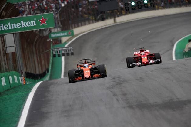 11.11.2017 - Free Practice 3, Fernando Alonso (ESP) McLaren MCL32 ad Sebastian Vettel (GER) Scuderia Ferrari SF70H Brazilian Grand Prix, Sao Paulo, Interlagos 9 - 12 November 2017 11.11.2017 - Free Practice 3, Fernando Alonso (ESP) McLaren MCL32 ad Sebastian Vettel (GER) Scuderia Ferrari SF70H 
