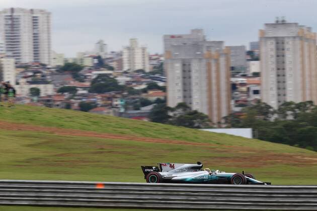 11.11.2017 - Free Practice 3, Lewis Hamilton (GBR) Mercedes AMG F1 W08 Brazilian Grand Prix, Sao Paulo, Interlagos 9 - 12 November 2017 11.11.2017 - Free Practice 3, Lewis Hamilton (GBR) Mercedes AMG F1 W08 