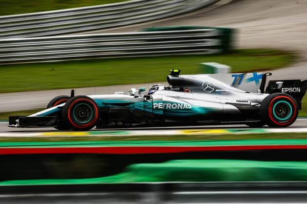 Dia de treino classificatório para GP F1 SÃO PAULO, SP - 11.11.2017: DIA DE TREINO CLASSIFICATÓRIO PARA GP F1 - In the photo the pilot, Valtteri Bottas, from MERCEDES-BENZ during the free practice in the morning. Classifying training day on Saturday (11), for the Brazilian Formula 1 Grand Prix, which will take place on Sunday (12) at the José Carlos Pace racetrack in Interlagos. (Photo: Aloisio Mauricio Fotoarena) x1425120x  AloisioxMauricio