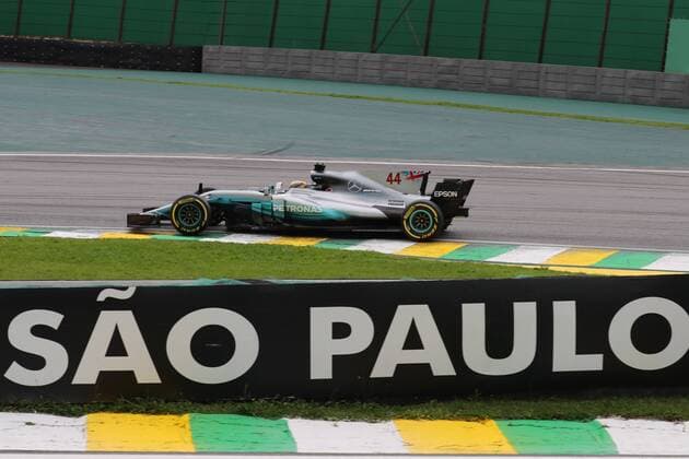 11.11.2017 - Free Practice 3, Lewis Hamilton (GBR) Mercedes AMG F1 W08 Brazilian Grand Prix, Sao Paulo, Interlagos 9 - 12 November 2017 11.11.2017 - Free Practice 3, Lewis Hamilton (GBR) Mercedes AMG F1 W08 