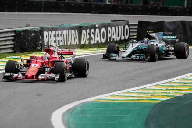 German driver Sebastian Vettel (R) of Ferrari and Finnish driver Valtteri Bottas of Mercedes participate during the qualification round of the Brazil Formula One Grand Prix at the Interlagos racetrack in Sao Paulo, Brazil, 11 November 2017. Qualification round of Brazil s Formula One Grand Prix !ACHTUNG: NUR REDAKTIONELLE NUTZUNG!  Copyright: xFernandoxBizerraxJrx SAO021 20171111-636460238874859420