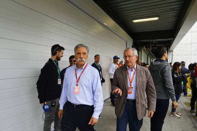 11.11.2017 - Qualifying, TChase Carey (USA) Formula One Group Chairman and Tamas Rohonyi, Promotor GP Brasil Brazilian Grand Prix, Sao Paulo, Interlagos 9 - 12 November 2017 11.11.2017 - Qualifying, TChase Carey (USA) Formula One Group Chairman and Tamas Rohonyi, Promotor GP Brasil 