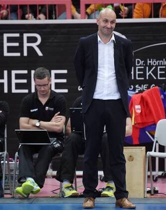 Volleyball 1. Bundesliga Saison 2017 2018 Testspiel TV Rottenburg - Volley Bisons Buehl 11.11.2017 TV Rottenburg Enttaeuschung; Trainer Hans Peter Mueller - Angstenberger (re) und Co-Trainer Karsten Haug (li) Rottenburg